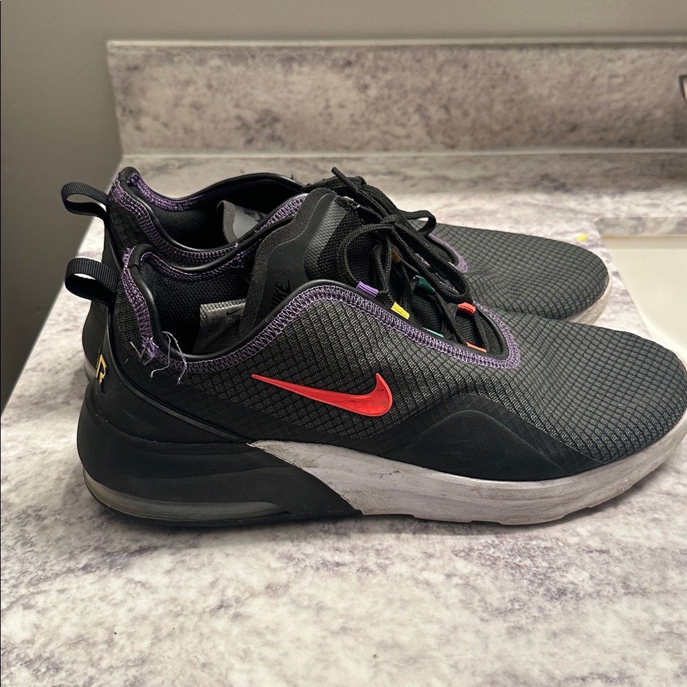 Nike Air Max Motion 2 Black Flash Crimson Men's Size 11.5 Sneakers A00266-008 - Picture 3 of 7